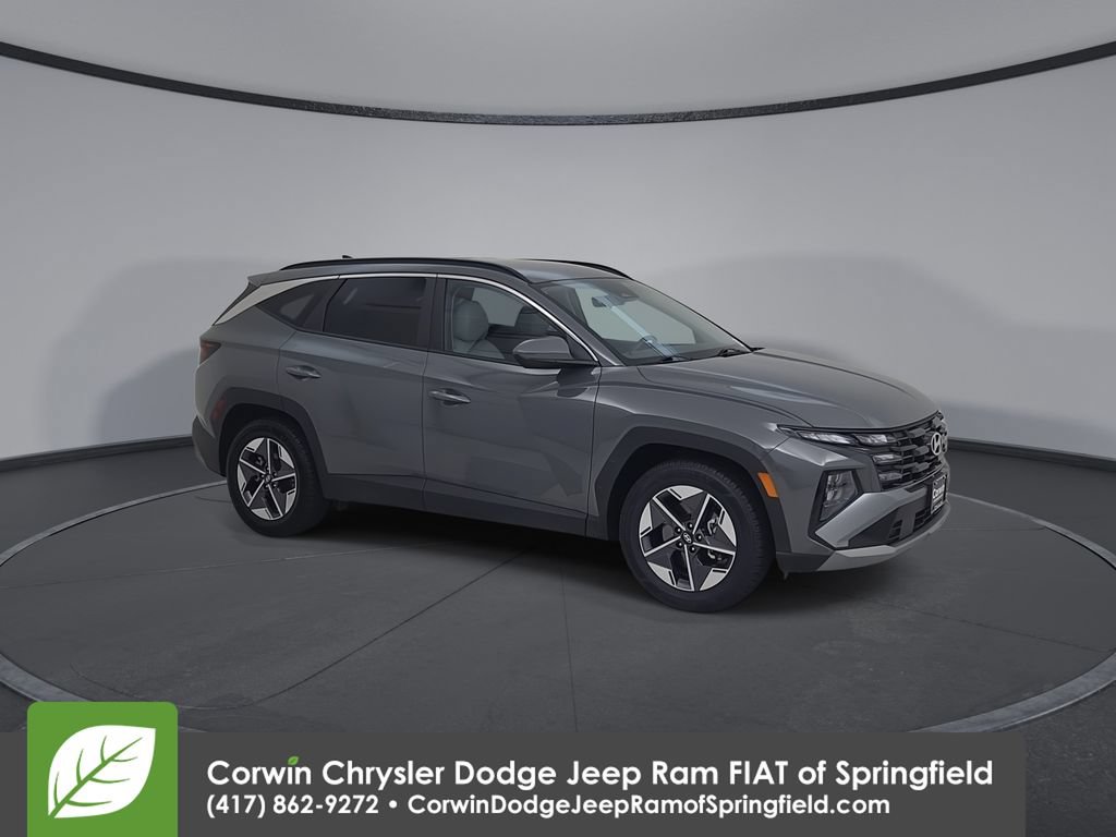 Used 2025 Hyundai Tucson SEL FWD image 2