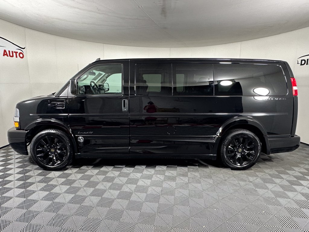 Used 2023 Chevrolet Express 2500 RWD image 3