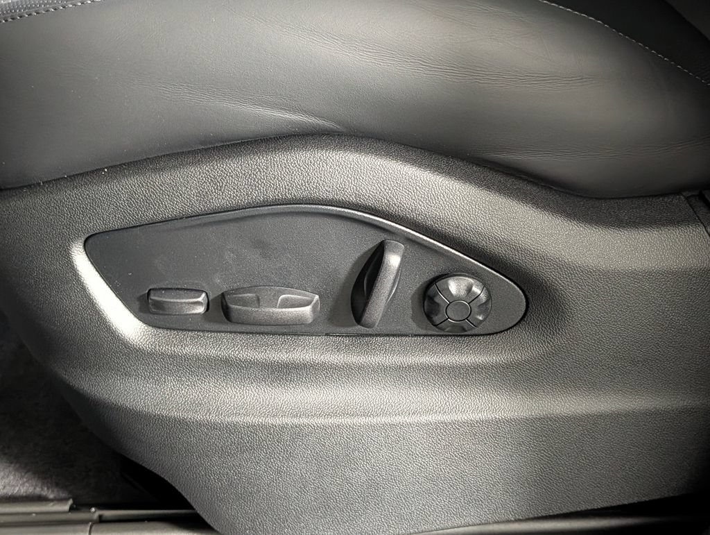 New 2026 Porsche Cayenne GTS AWD/4WD image 29