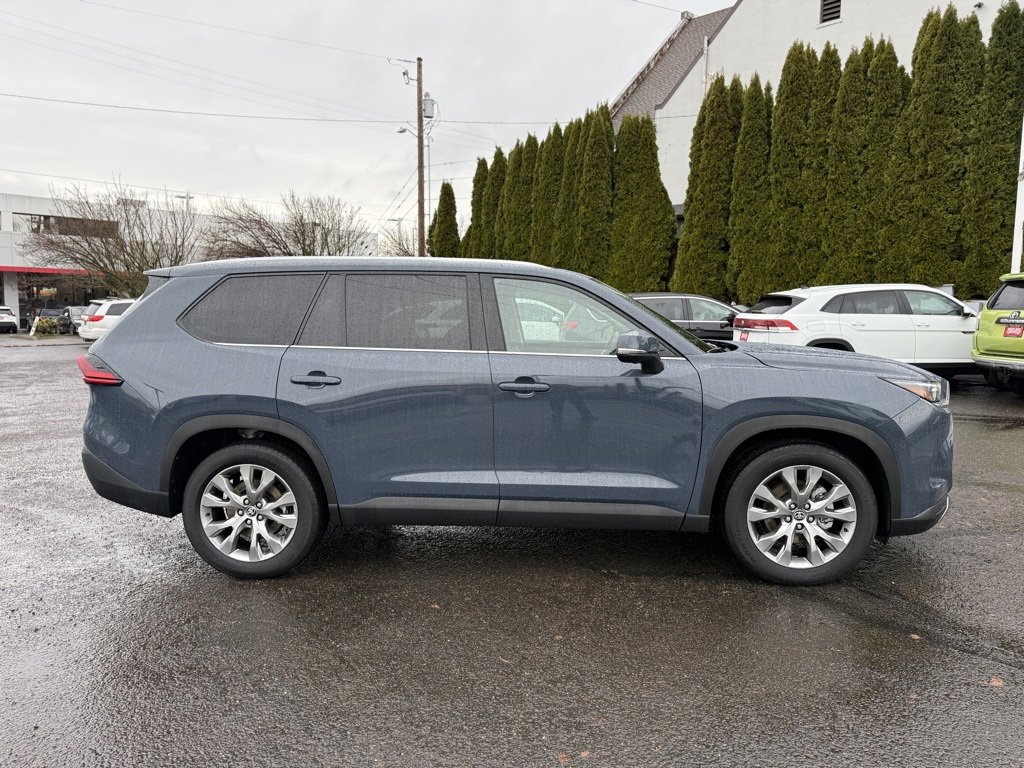 Certified 2025 Toyota Grand Highlander FWD image 10