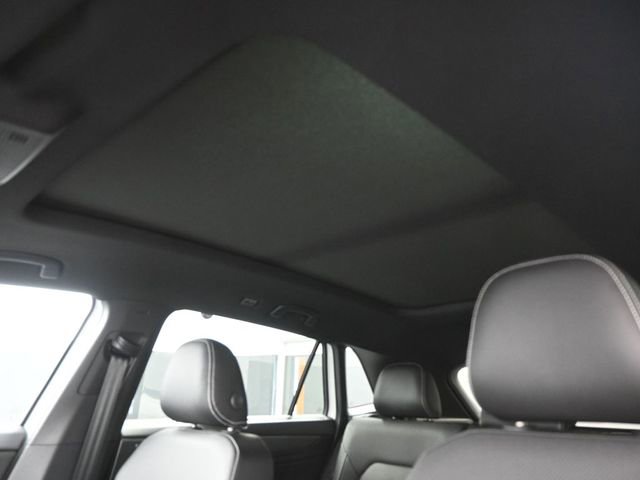 New 2026 Volkswagen Atlas Cross Sport SE image 28