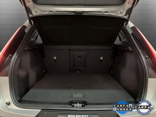 Used 2025 Volvo XC40 B5 Core image 7