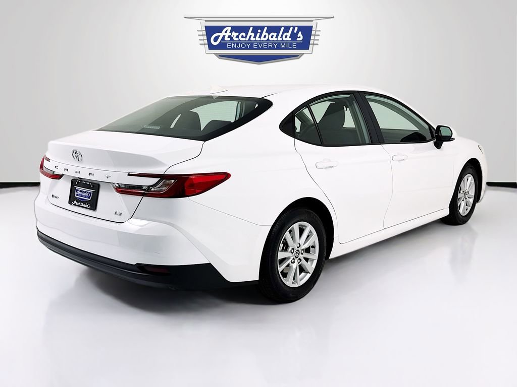 Used 2025 Toyota Camry LE image 8