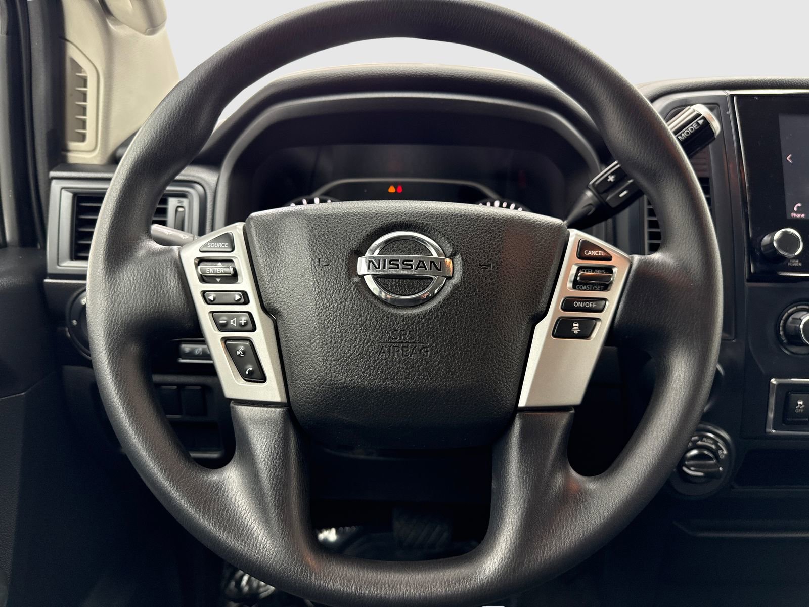 Used 2022 Nissan Titan SV AWD/4WD image 23