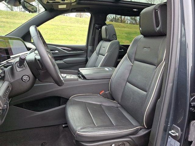 Used 2022 Cadillac Escalade ESV Sport w/ Touring Package image 16