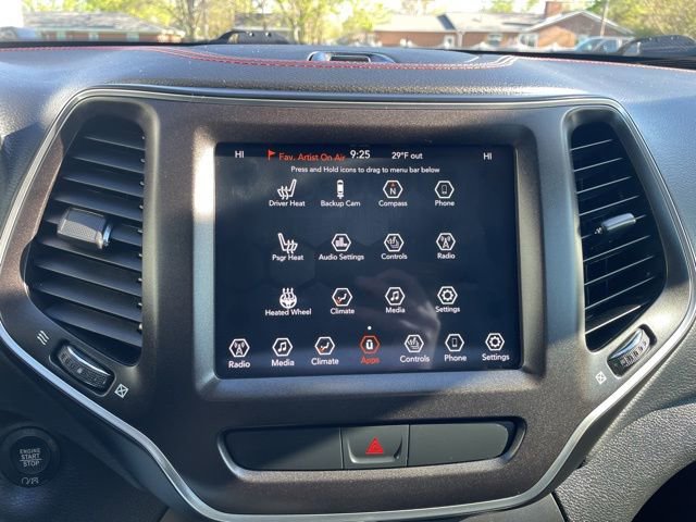 Used 2020 Jeep Cherokee Trailhawk w/ Comfort & Convenience Group AWD/4WD image 4