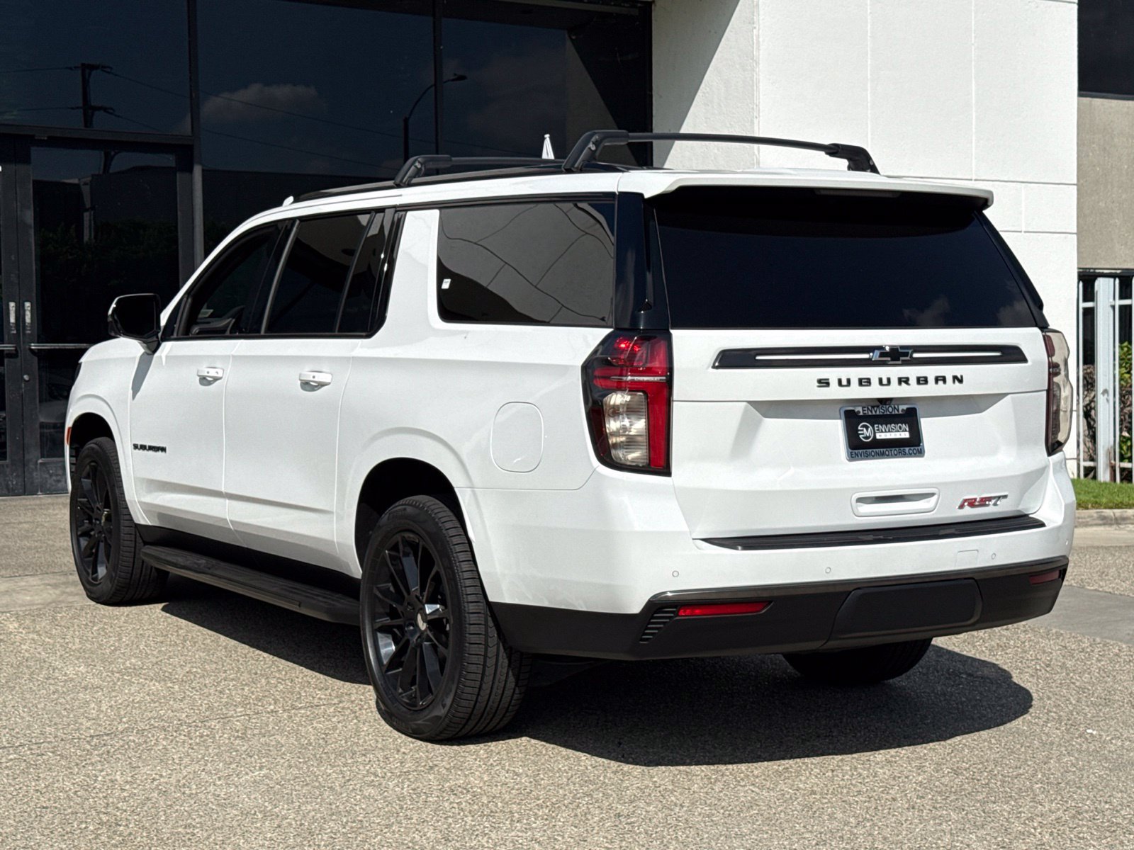Used 2021 Chevrolet Suburban RST w/ Luxury Package AWD/4WD image 11