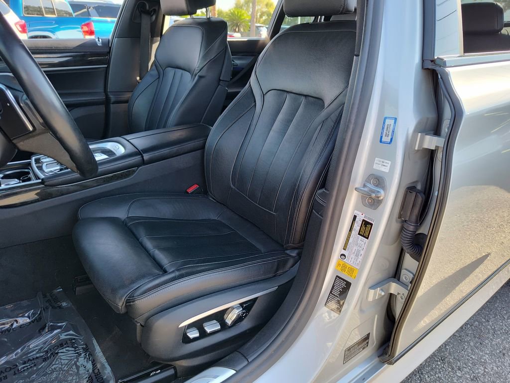 Used 2016 BMW 740i image 17