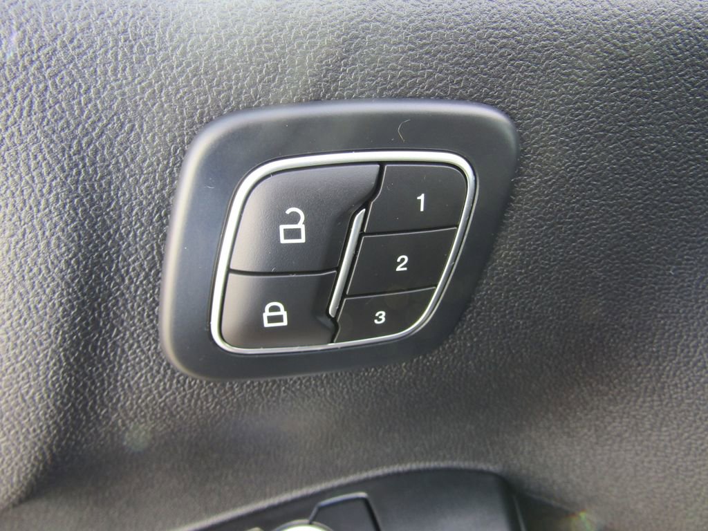 Used 2025 Ford Escape Platinum w/ Class II Trailer Tow Package image 24