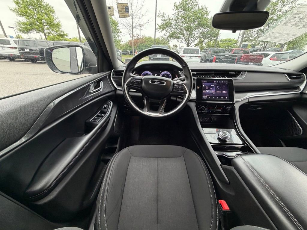 Certified 2021 Jeep Grand Cherokee L Laredo w/ Luxury Tech Group I AWD/4WD image 20