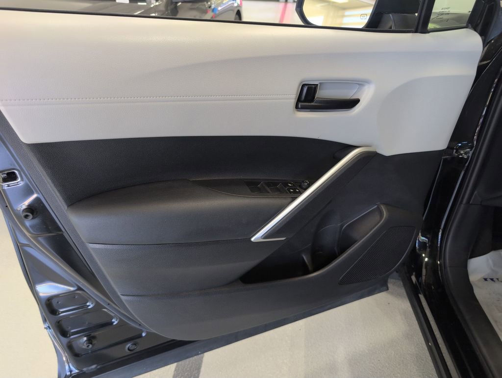 Used 2023 Toyota Corolla Cross L AWD/4WD image 10