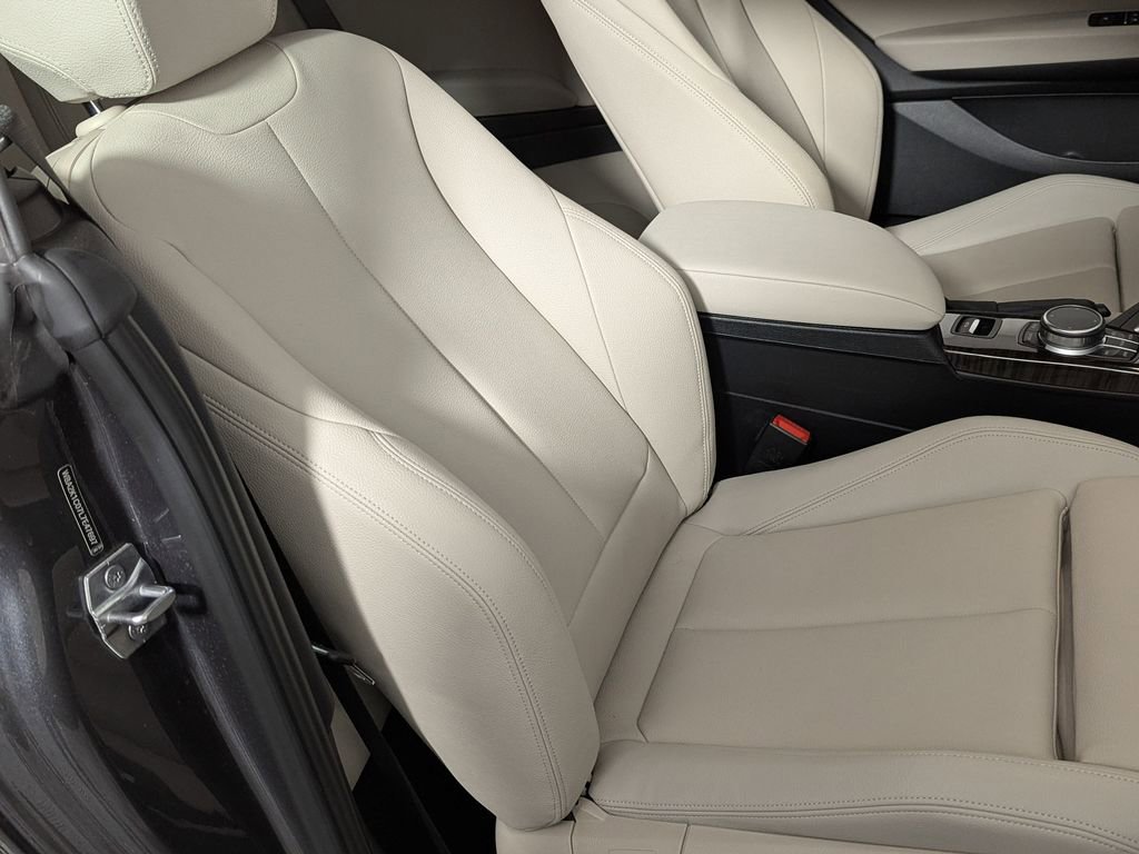 Used 2020 BMW 230i xDrive Convertible w/ Premium Package image 17