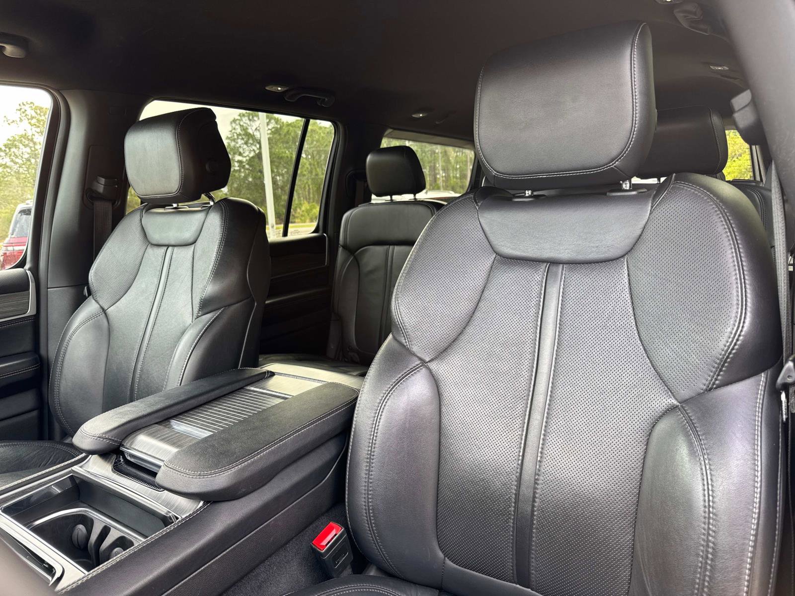Certified 2024 Jeep Wagoneer Series II w/ Flexible Seating Group RWD image 21