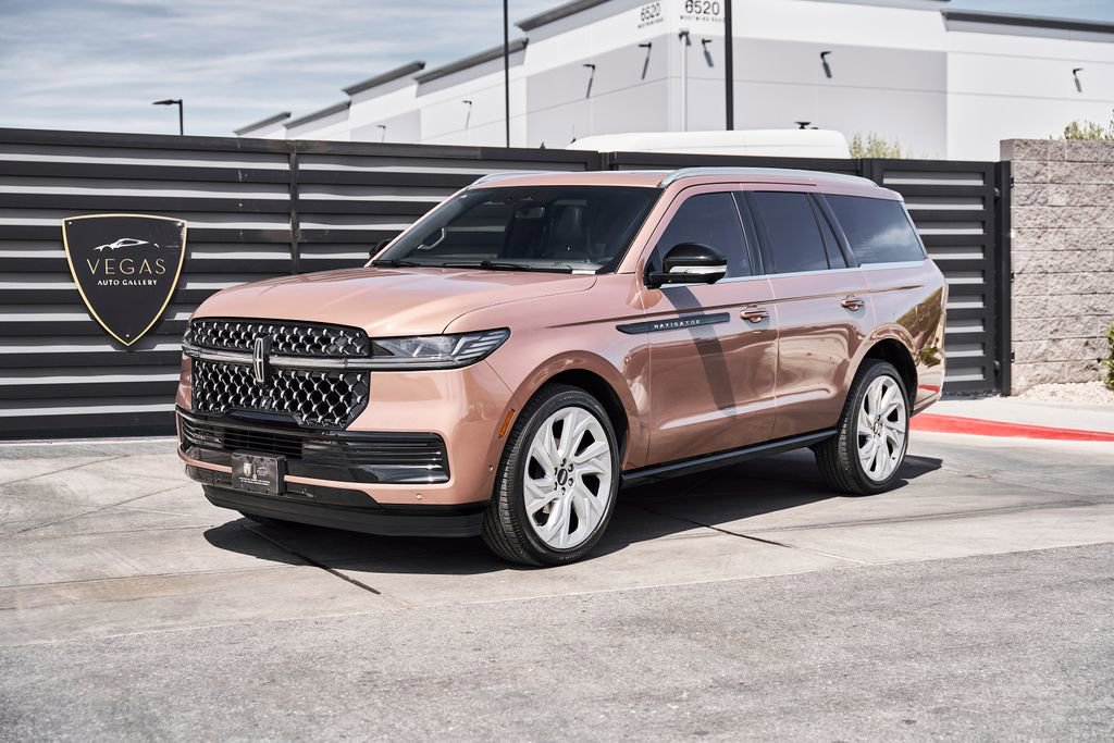 Used 2025 Lincoln Navigator Black Label AWD/4WD image 5