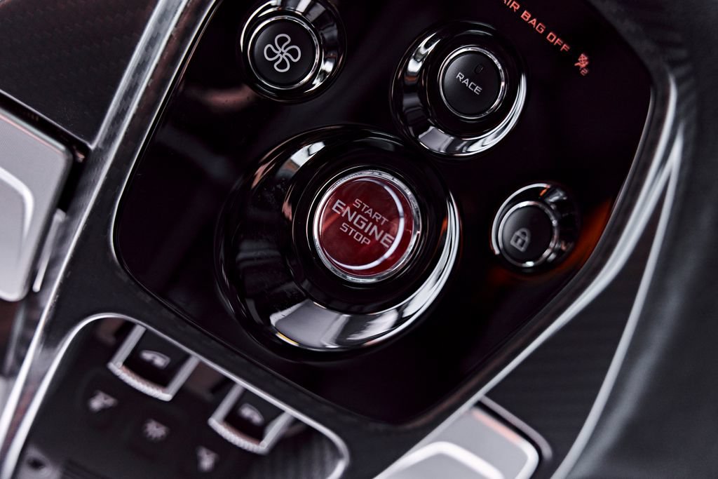Used 2019 McLaren Senna RWD image 96