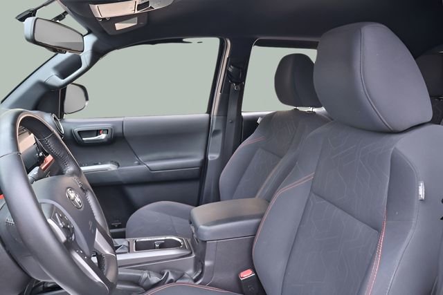 Used 2016 Toyota Tacoma TRD Sport w/ Towing Package image 15