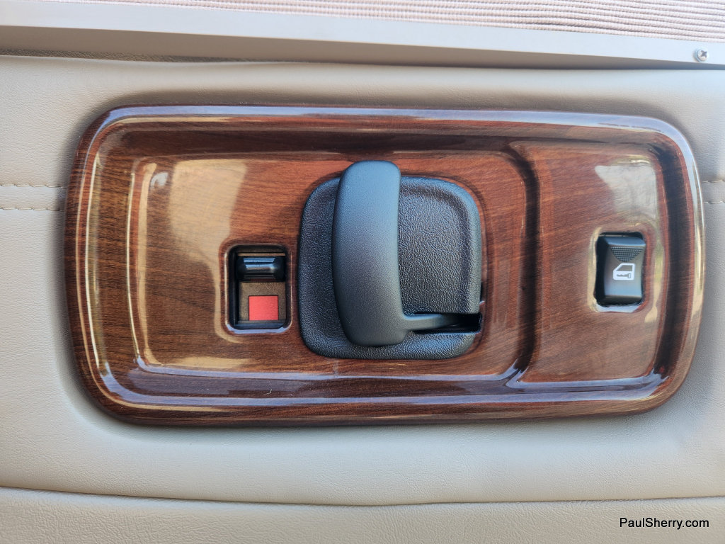 Used 2015 Chevrolet Express 2500 RWD image 15