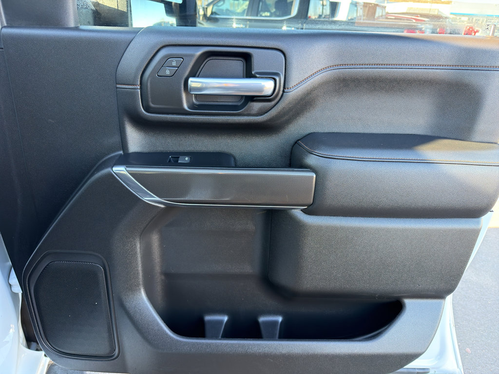 Used 2022 GMC Sierra 2500 AT4 image 36