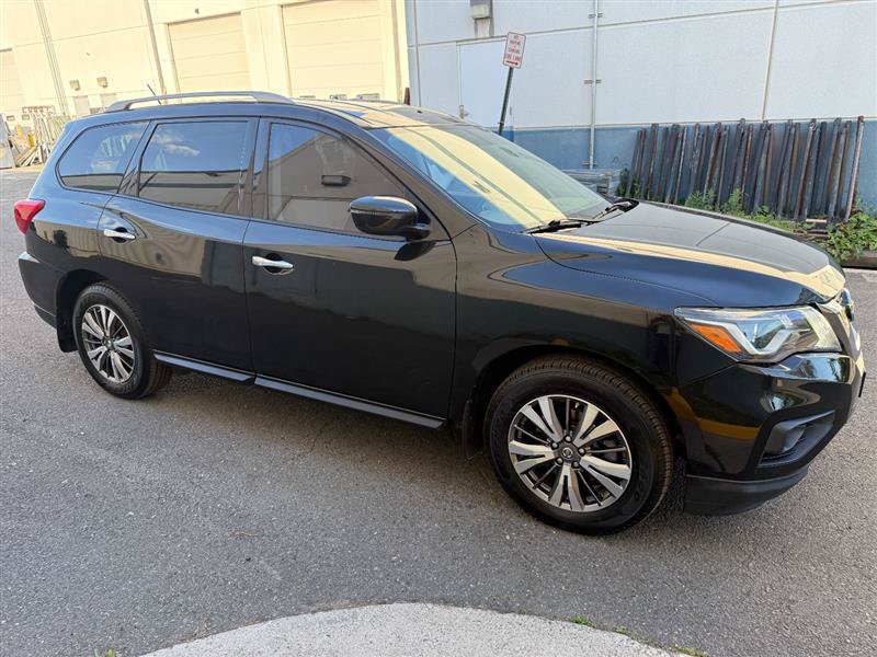 Used 2018 Nissan Pathfinder S AWD/4WD image 9