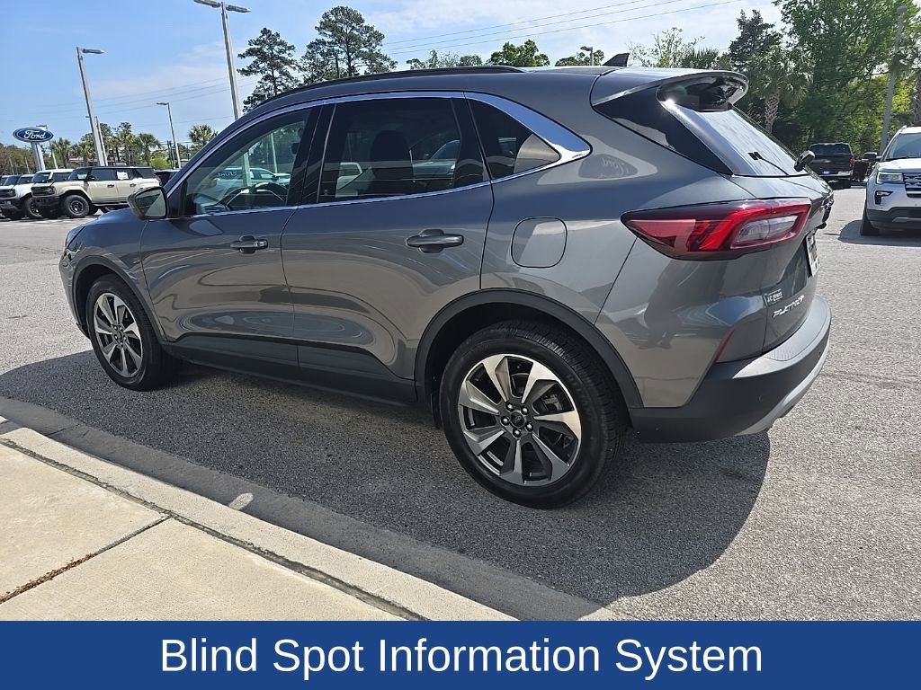 Used 2023 Ford Escape Platinum image 7
