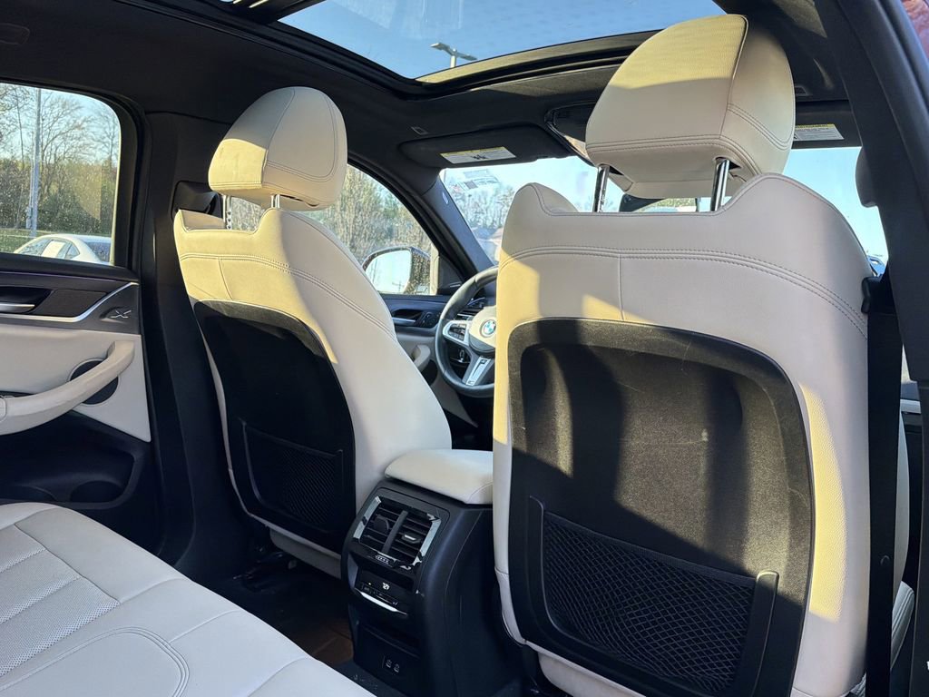 Used 2025 BMW X4 xDrive30i w/ Premium Package image 16
