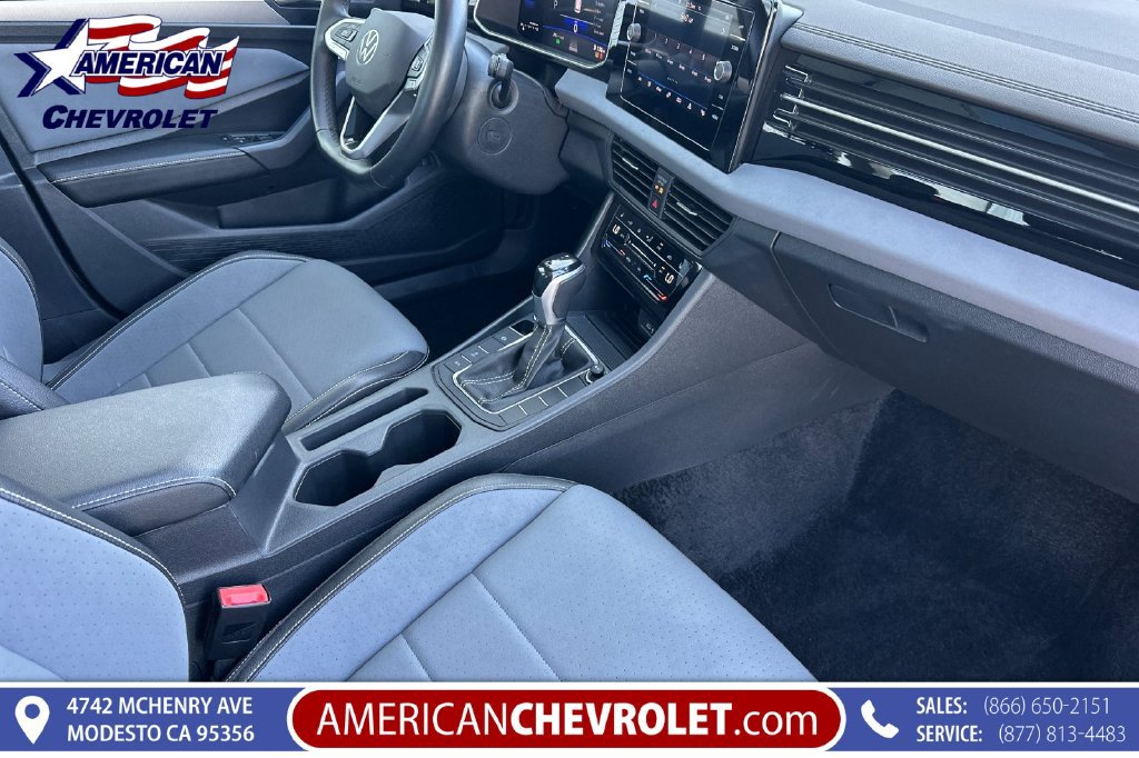 Used 2025 Volkswagen Jetta SE FWD image 20
