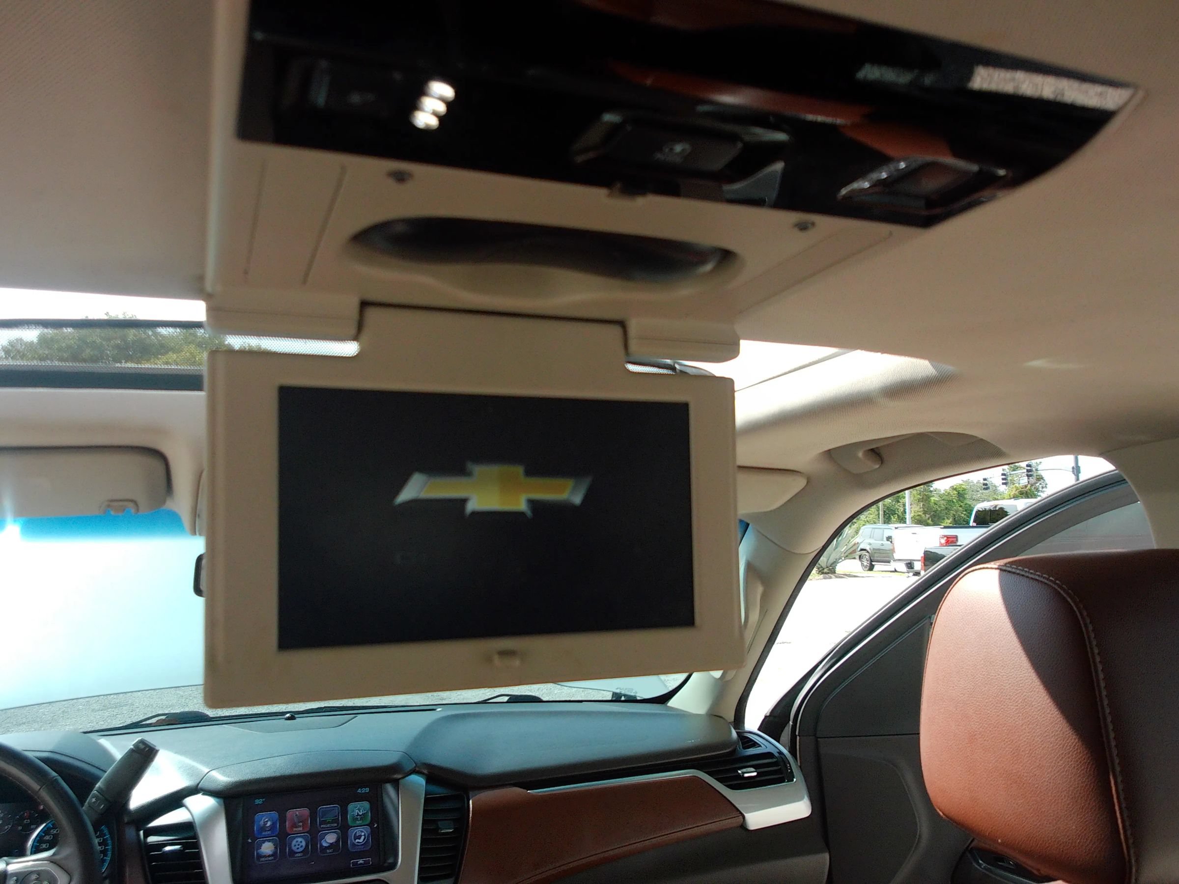 Used 2017 Chevrolet Suburban Premier RWD image 30
