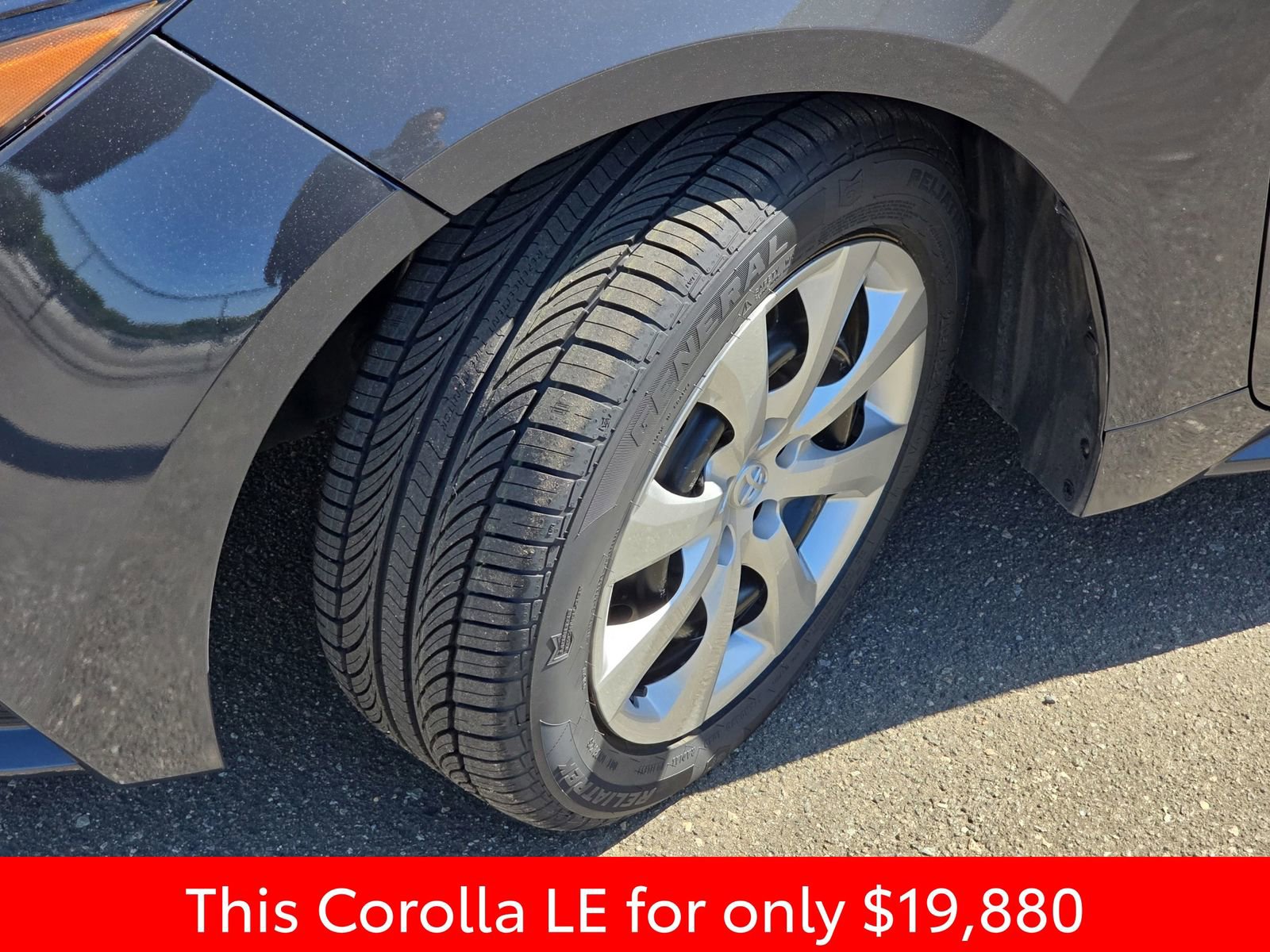 Used 2024 Toyota Corolla LE FWD image 37