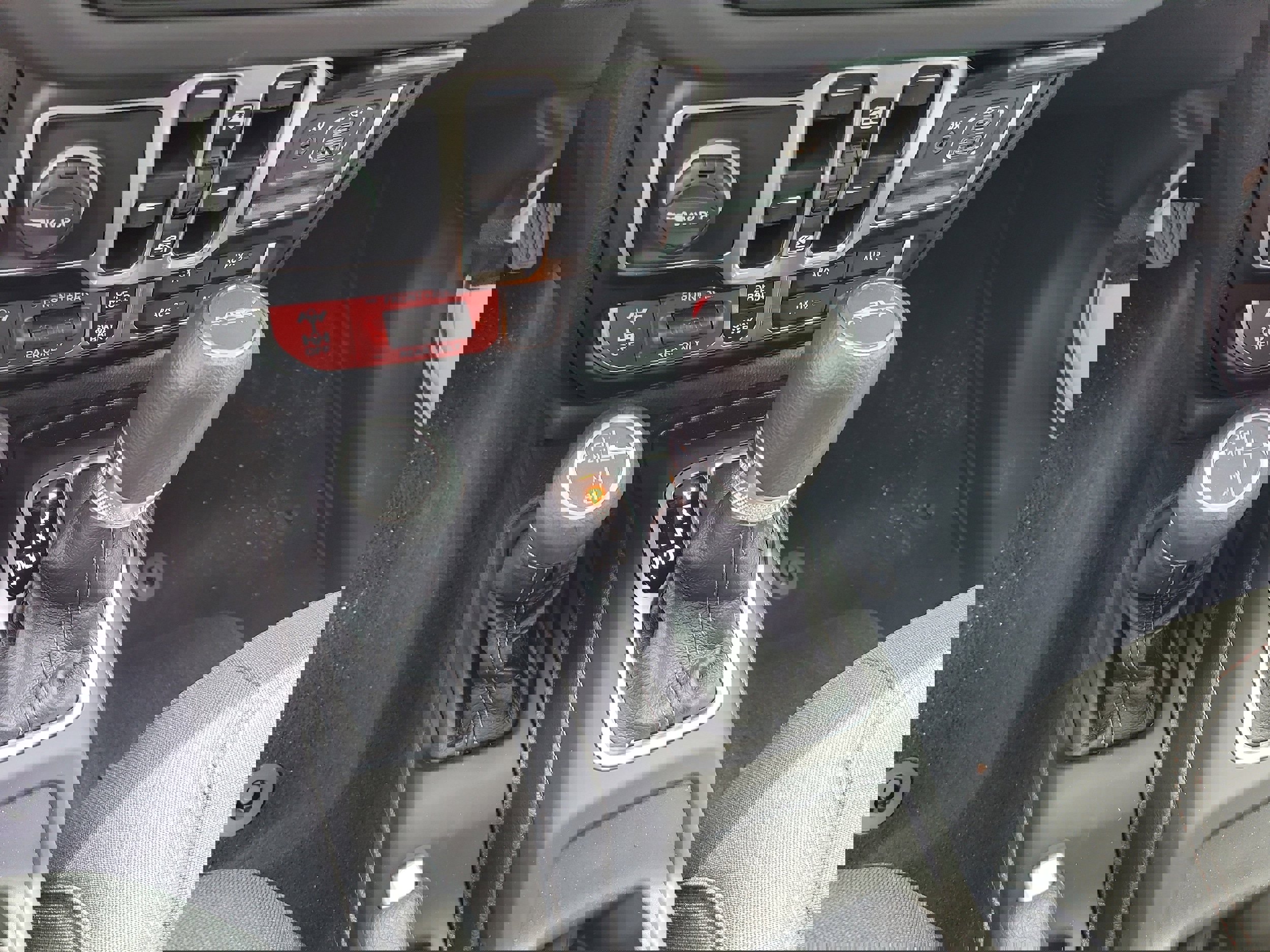 New 2025 Jeep Gladiator Rubicon w/ Safety Group image 19