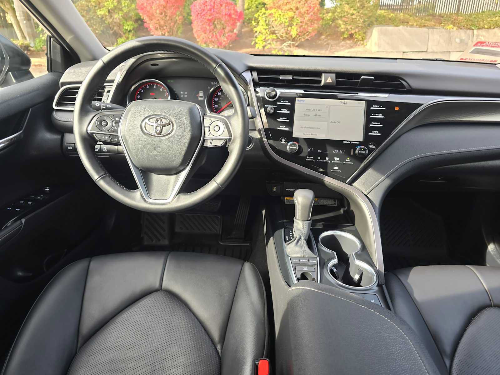 Used 2020 Toyota Camry XSE FWD image 18