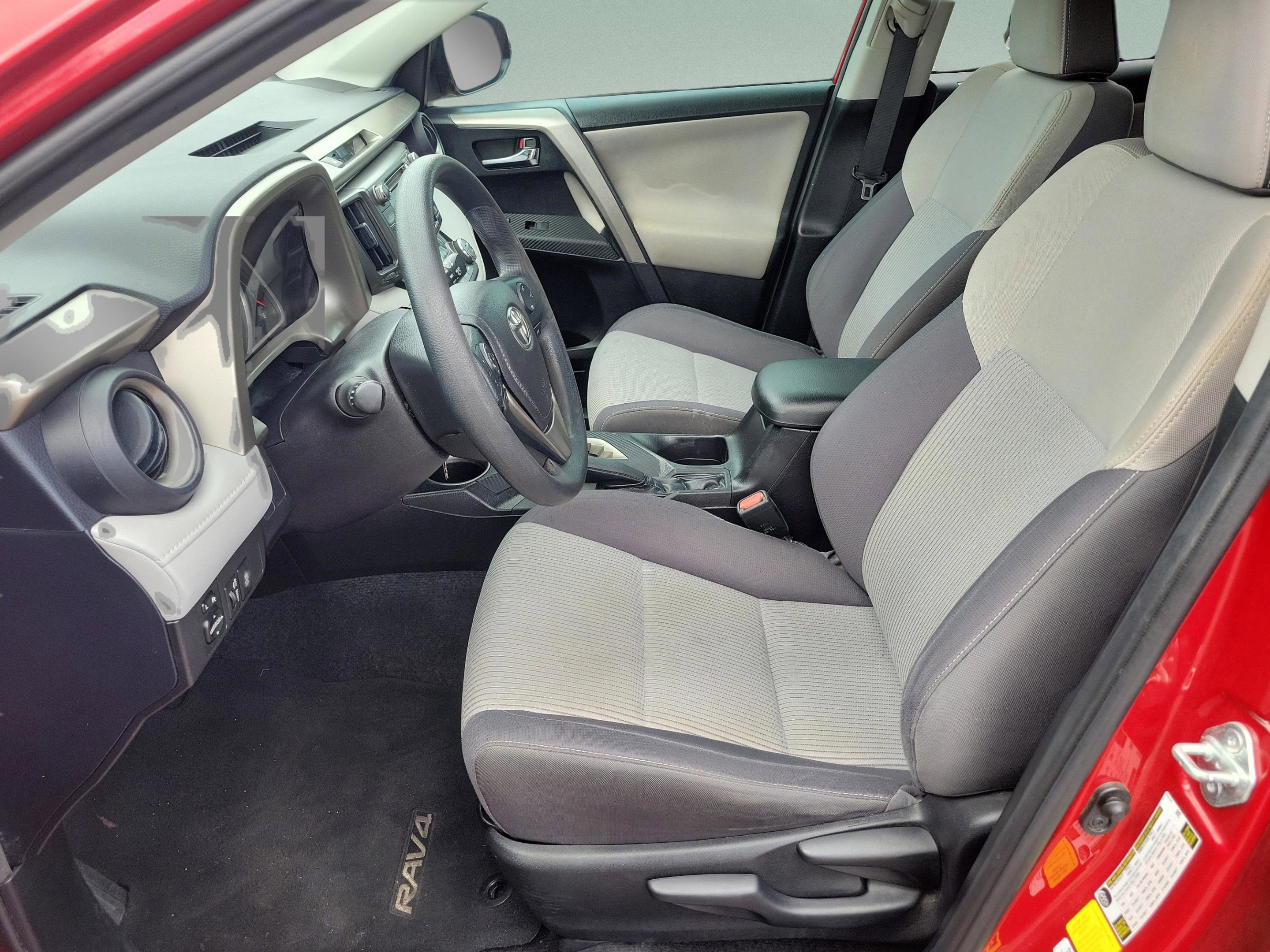 Used 2015 Toyota RAV4 XLE image 26