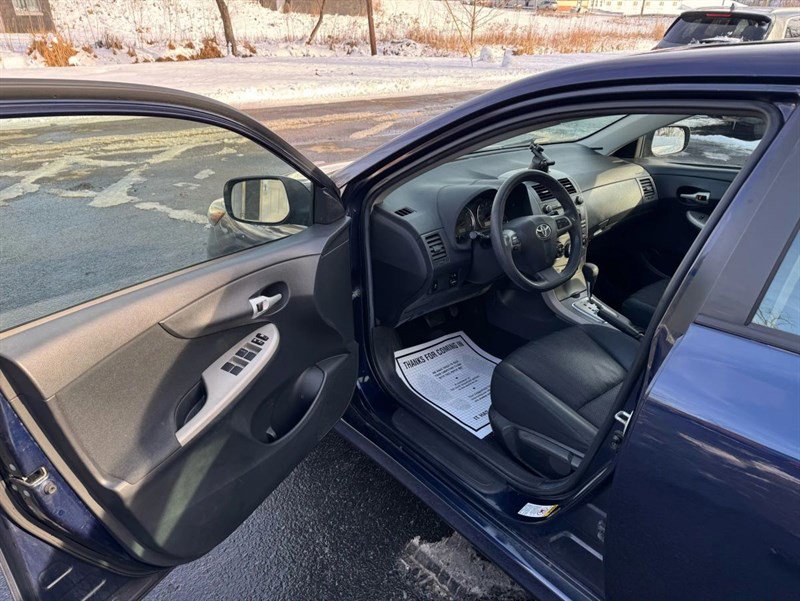 Used 2011 Toyota Corolla S image 9