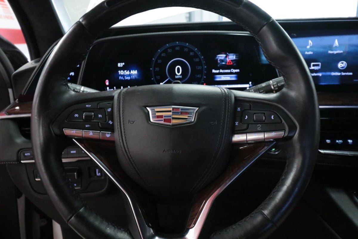 Used 2023 Cadillac Escalade Sport Platinum w/ LPO, ONYX Package AWD/4WD image 15