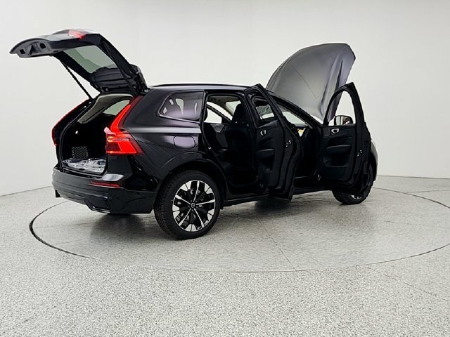 New 2026 Volvo XC60 T8 Plus w/ Climate Package AWD/4WD image 11