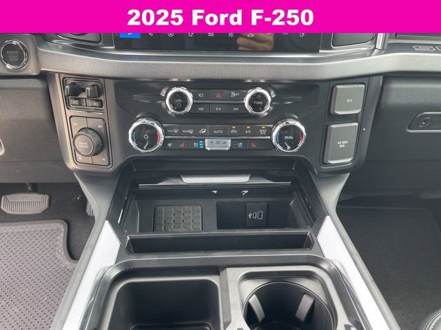 New 2025 Ford F250 Platinum image 19