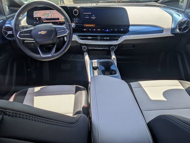 Used 2025 Chevrolet Equinox EV LT FWD image 13