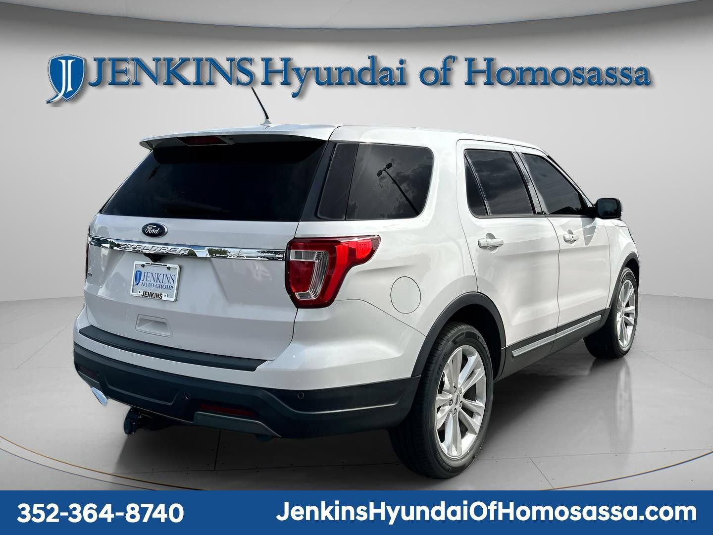 Used 2019 Ford Explorer XLT w/ Equipment Group 201A FWD image 2