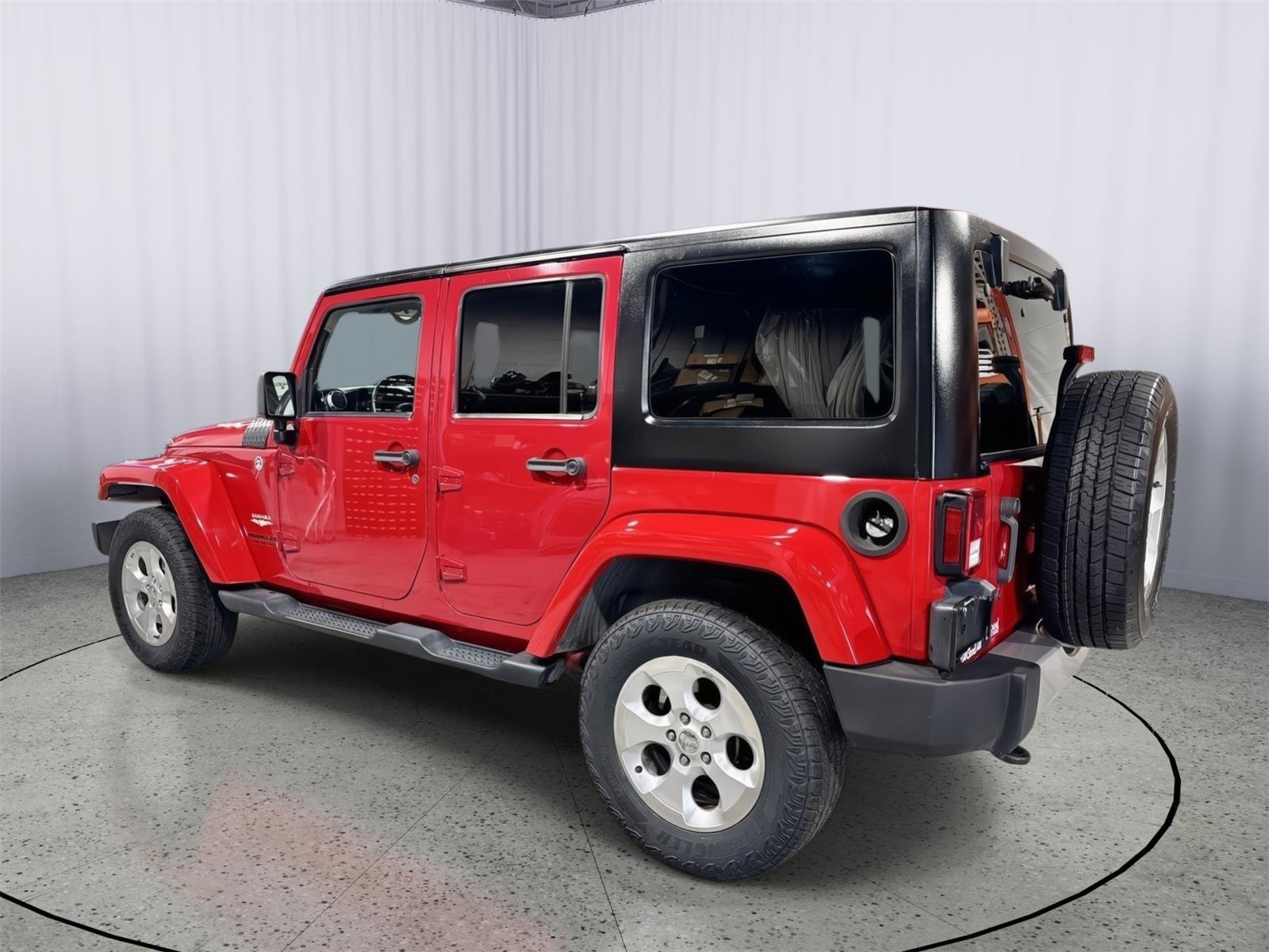 Used 2013 Jeep Wrangler Unlimited Sahara AWD/4WD image 10