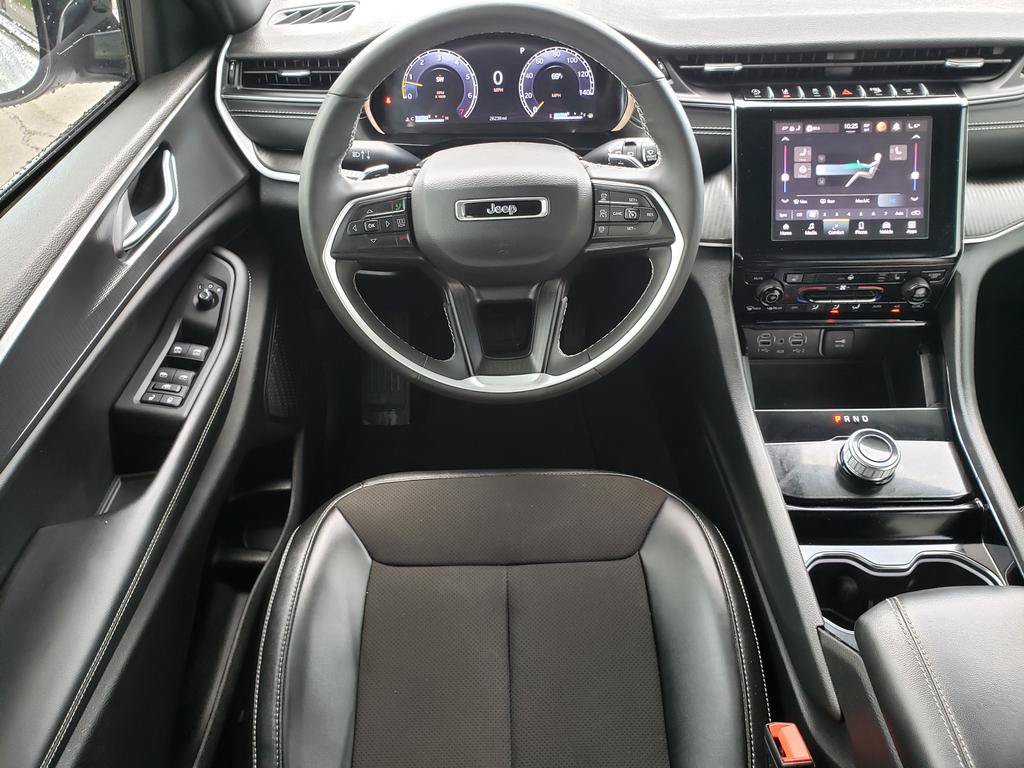 Used 2023 Jeep Grand Cherokee Altitude AWD/4WD image 17