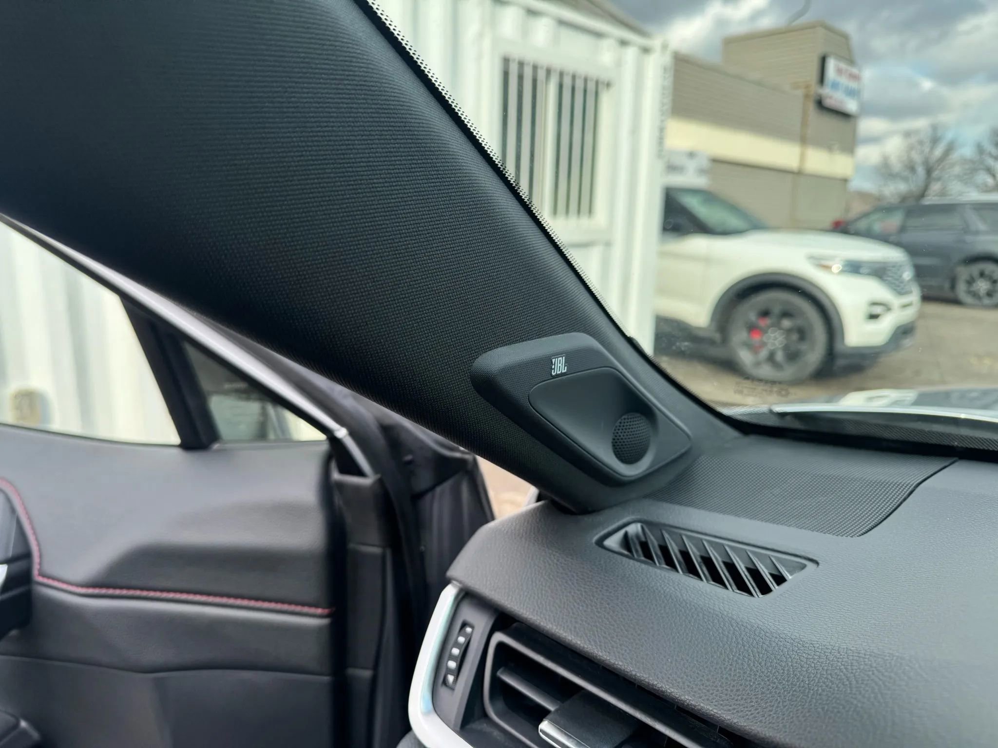 Used 2025 Toyota RAV4 XSE w/ Premium Package image 16