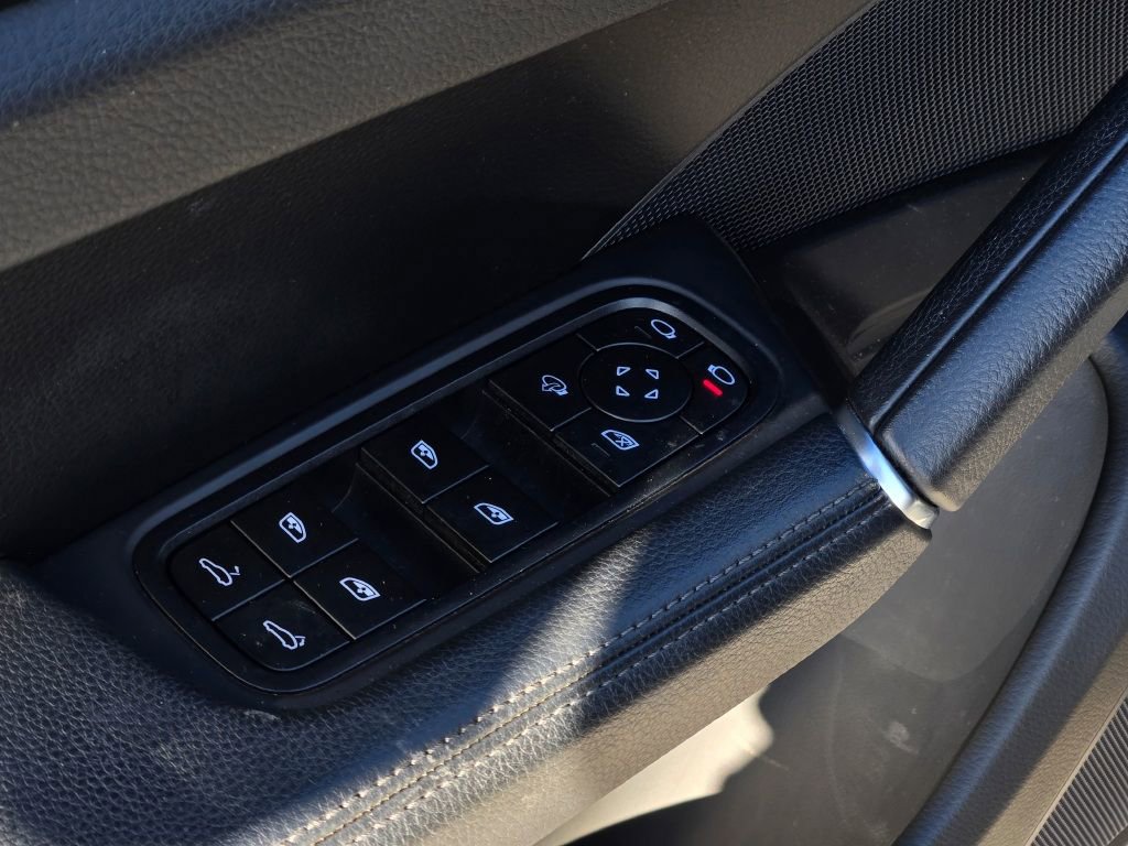 Certified 2022 Porsche Cayenne image 17