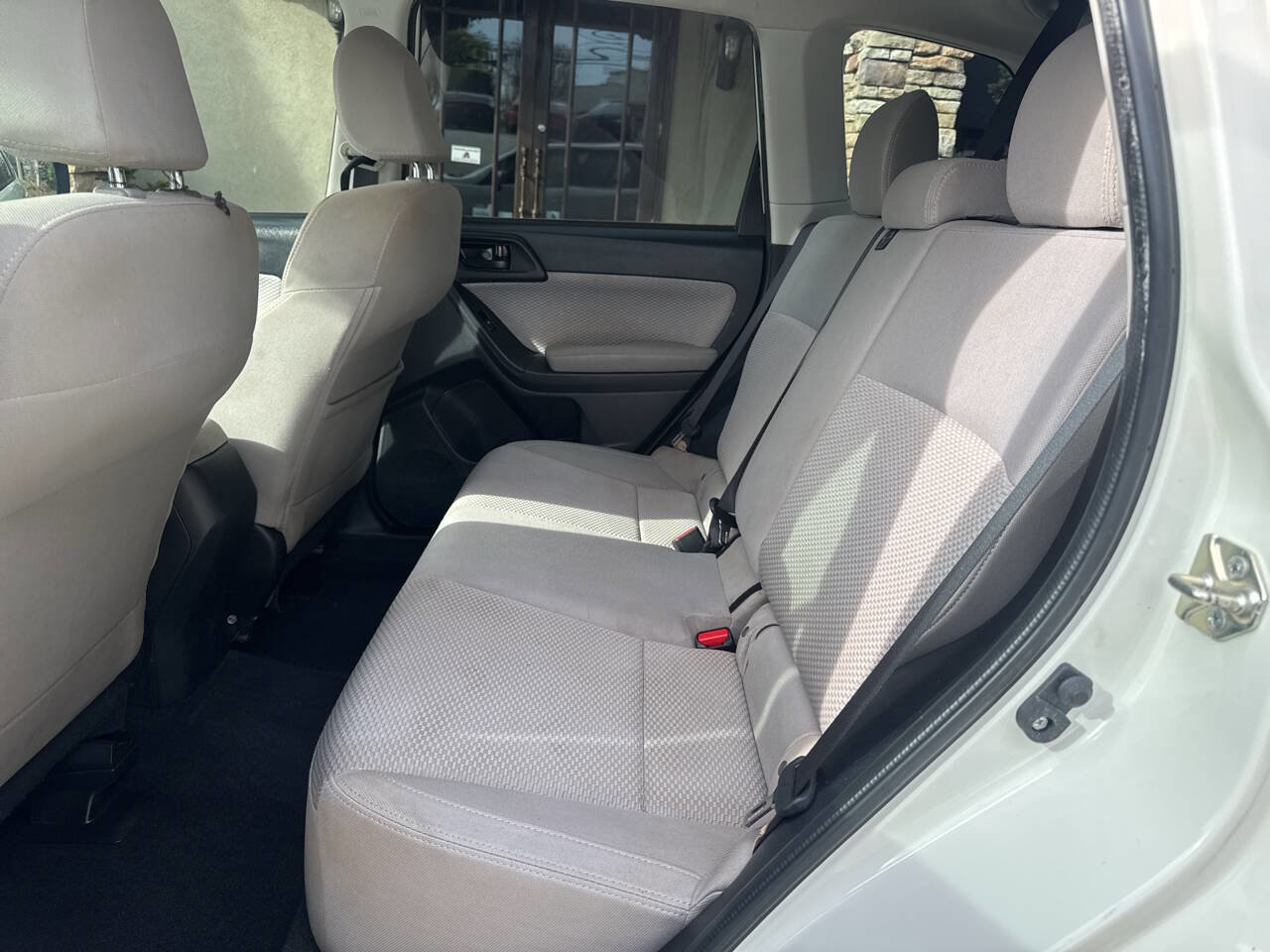 Used 2017 Subaru Forester 2.5i AWD/4WD image 10