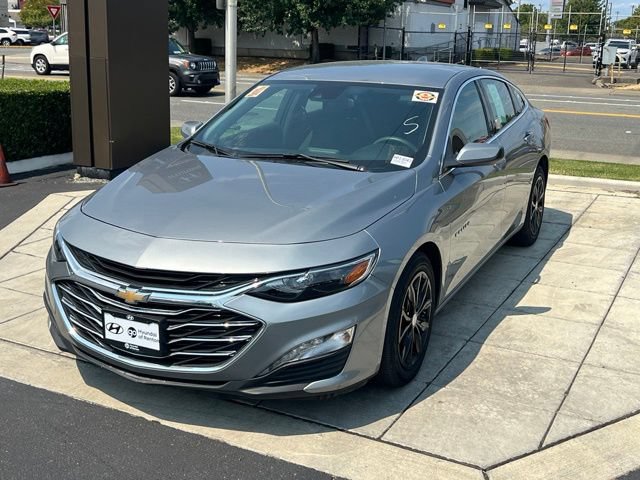 Used 2024 Chevrolet Malibu LT FWD image 3