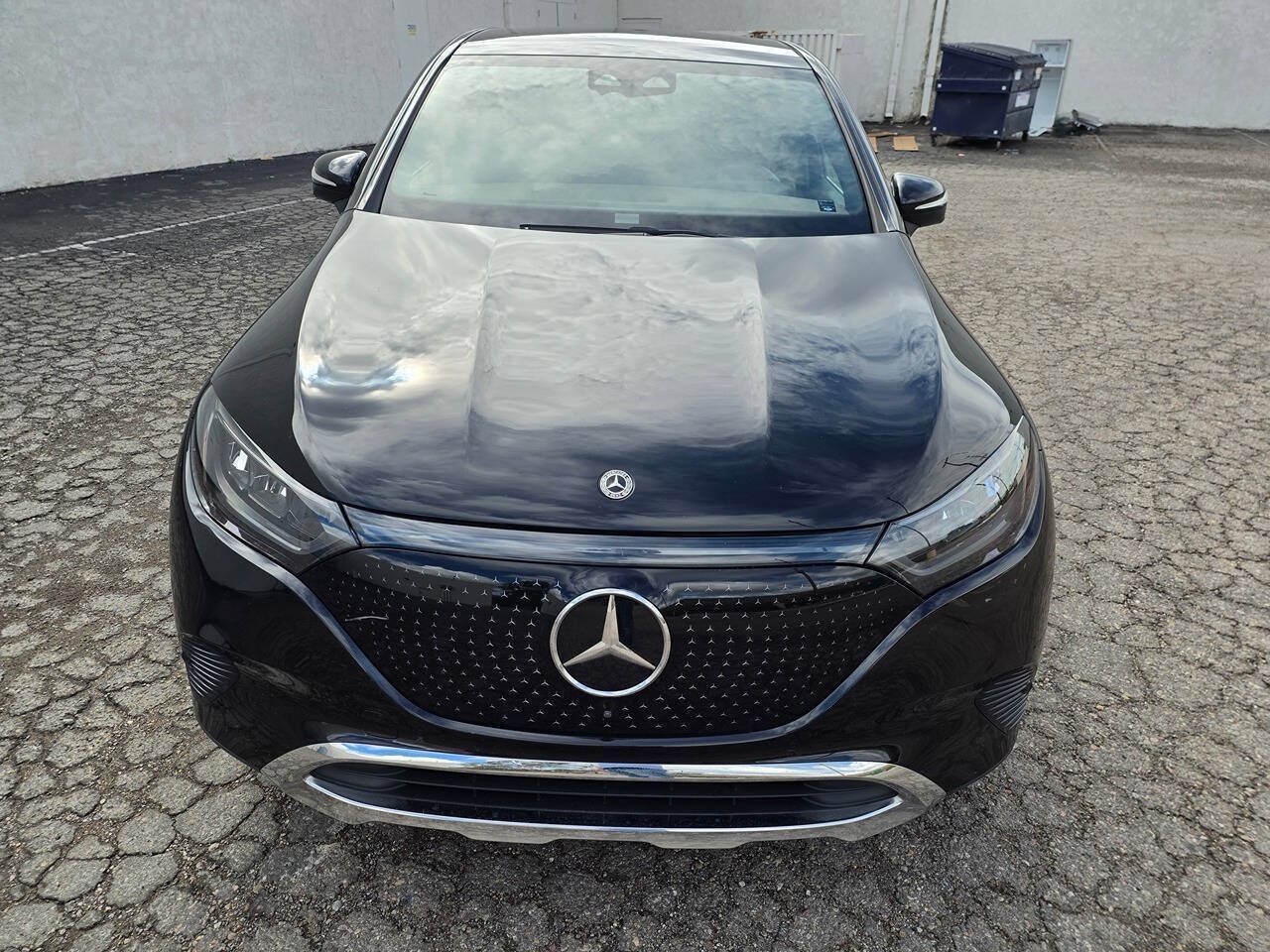 Used 2023 Mercedes-Benz EQE 350+ SUV w/ Exclusive Trim Package image 5