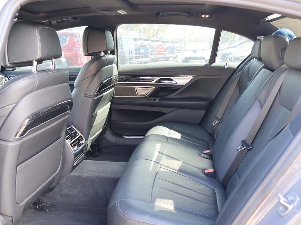 Used 2022 BMW 740i w/ M Sport Package image 39