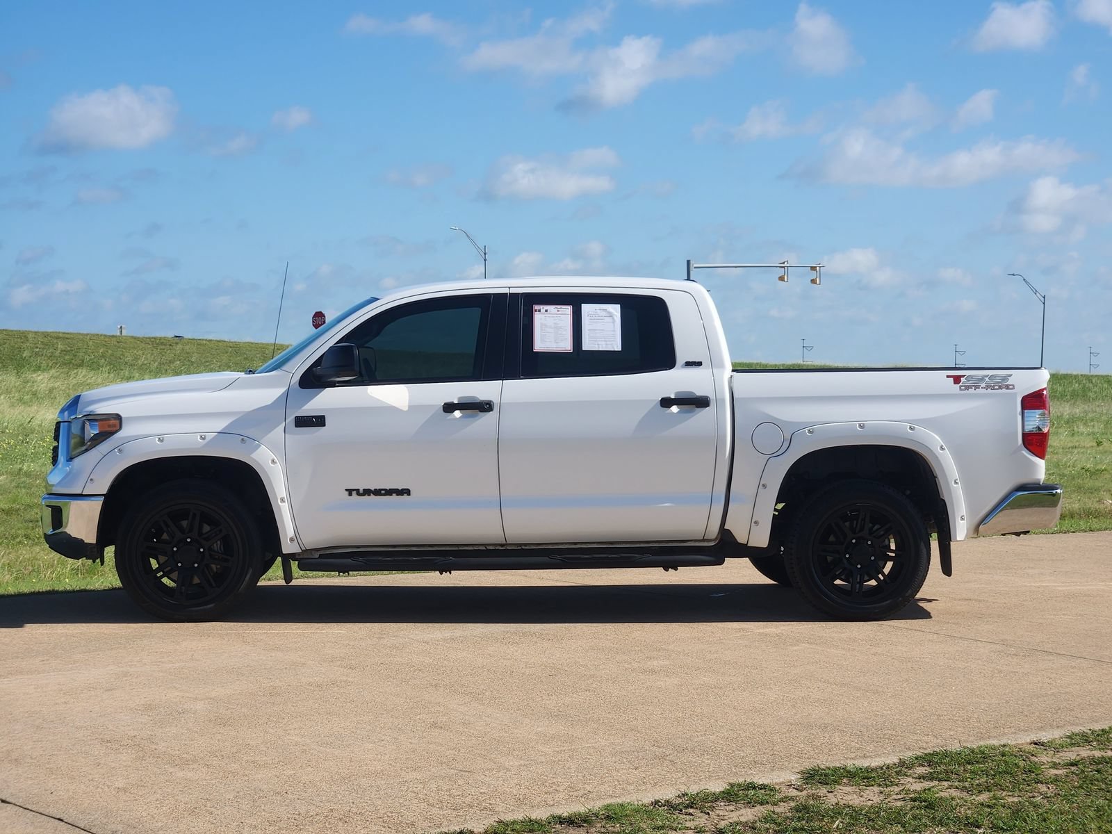 Used 2019 Toyota Tundra SR5 w/ SR5 Upgrade Package RWD image 3