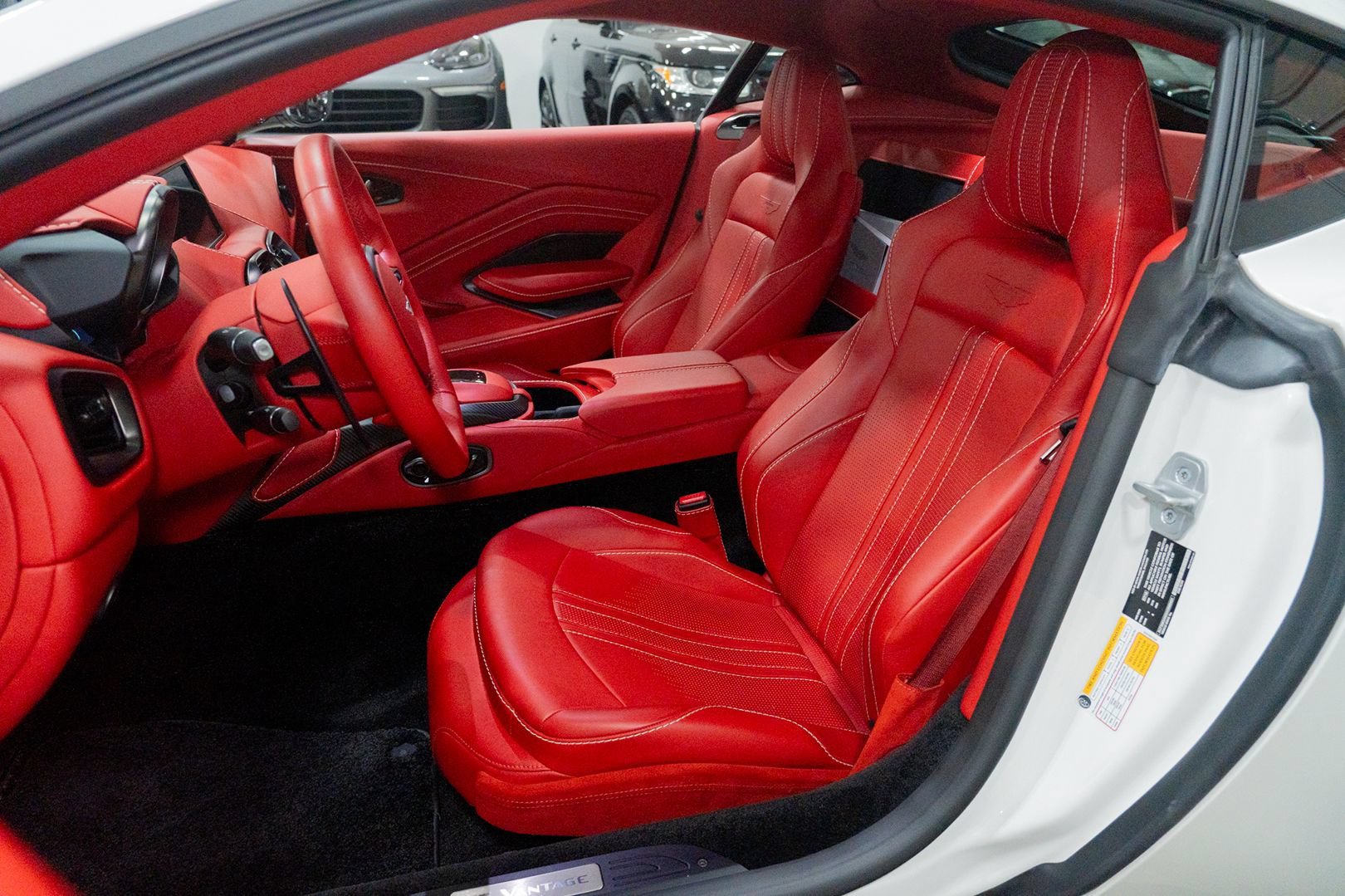 Used 2019 Aston Martin V8 Vantage Coupe RWD image 21