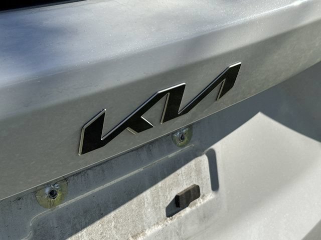 Used 2023 Kia Sorento S w/ Panoramic Sunroof Package FWD image 9