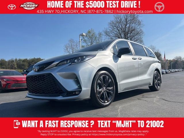 Used 2023 Toyota Sienna XSE image 1