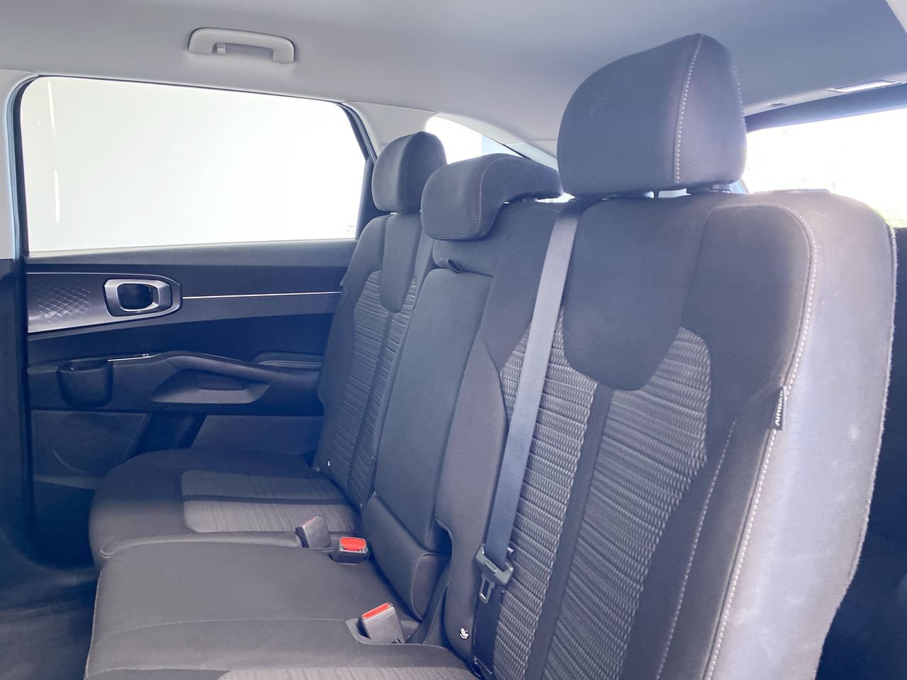 Certified 2026 Kia Sorento LX FWD image 33